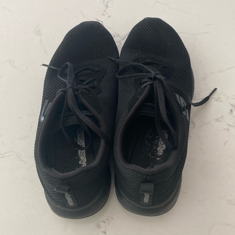 Sketchers sneakers